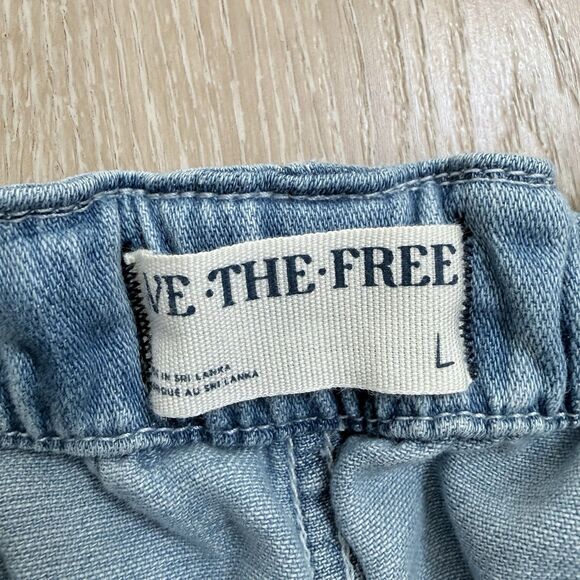 WE THE FREE Silverton Puddle Pull On Barrel Jeans Blue Relaxed Fit Denim L NWT - Picture 5 of 16